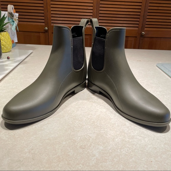 Chelsea Ankle Rain Boots - Picture 4 of 5